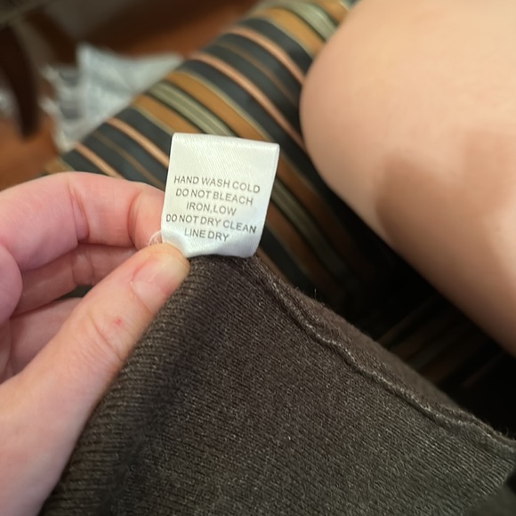 Dark green sweater with belt detail in the back, size medium - Picture 6 of 6